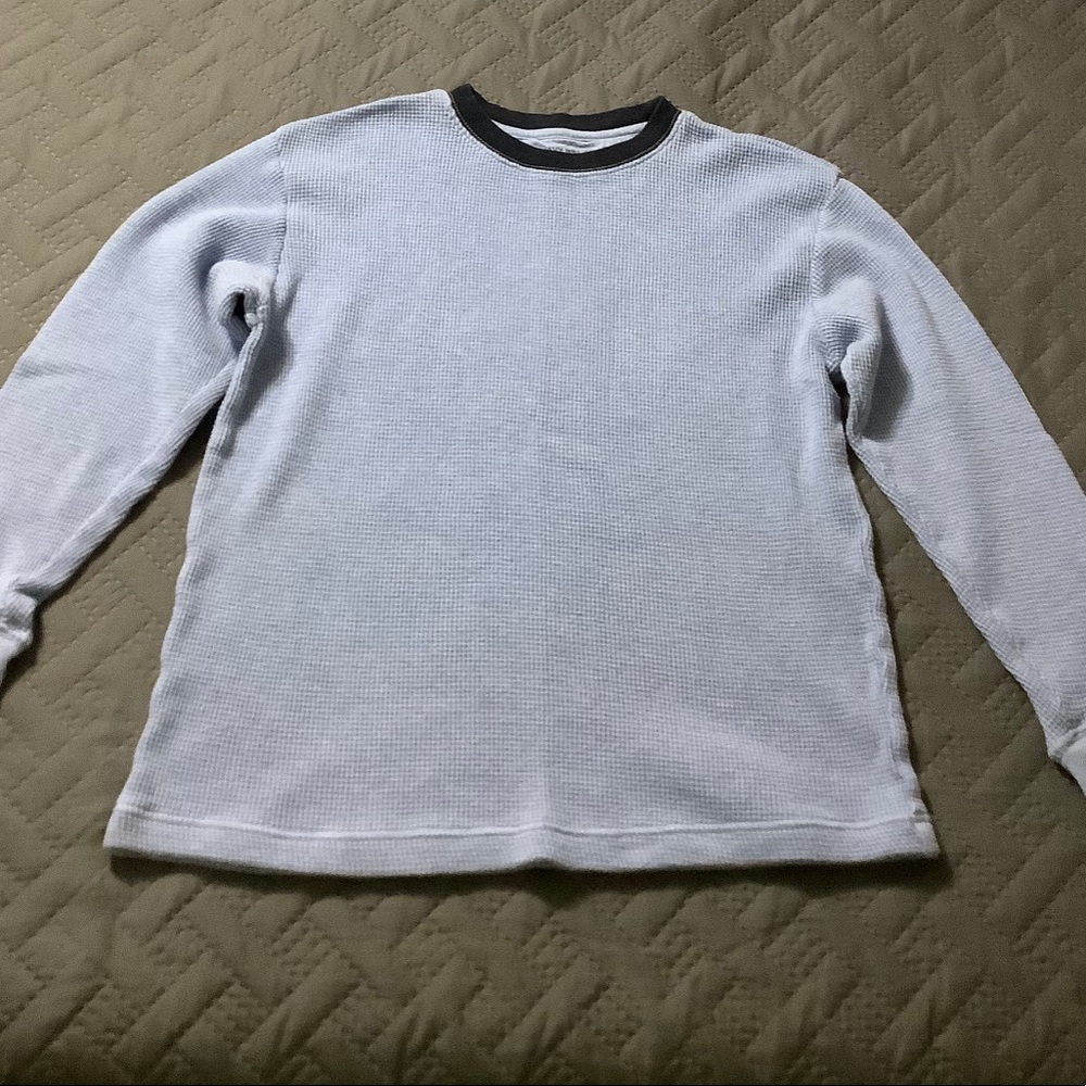 KIDS OLD NAVY thermal long sleeve shirt.